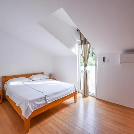 Jaklin Guest house Banjol