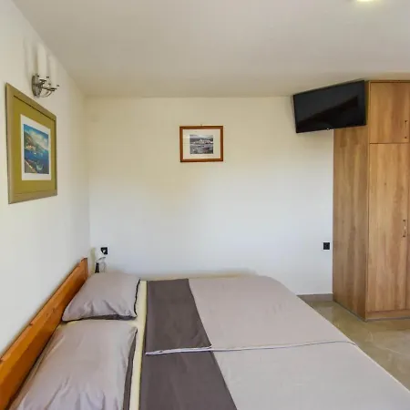 Guest house Jaklin 3*